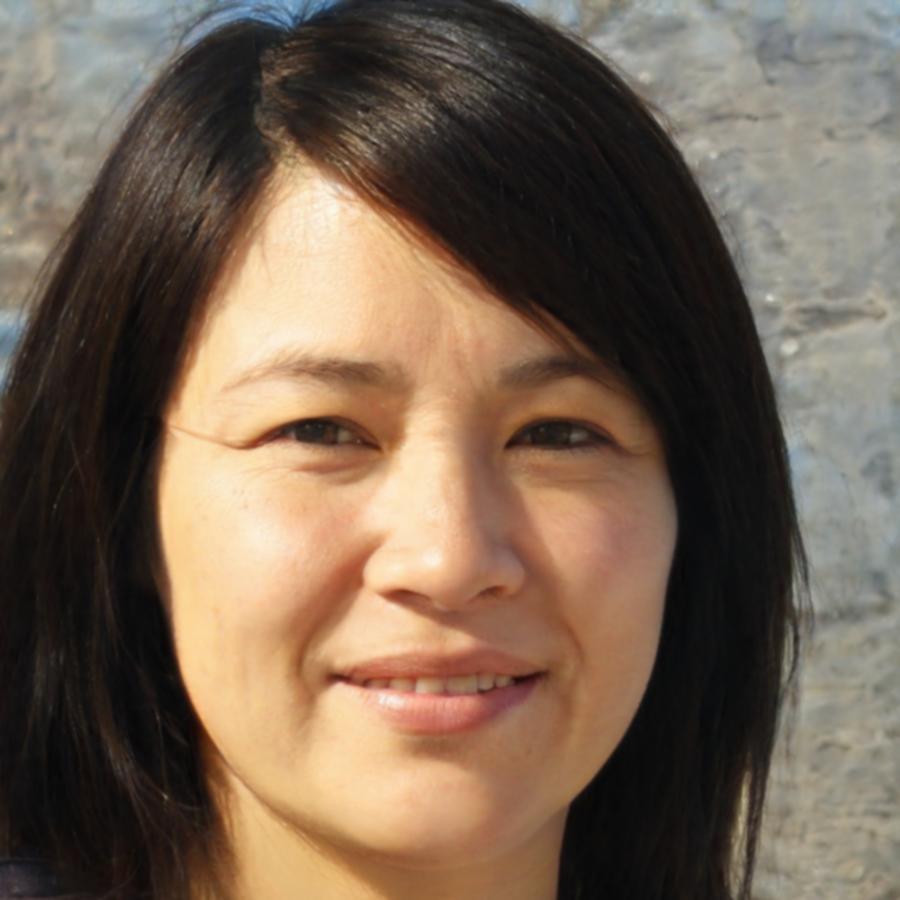 Senior trader and psychology researcher Ananya Sukhon specializing in market sentiment analysis and risk psychology